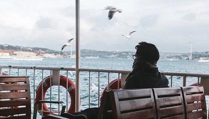 7点出发｜当小学生满口“包的包的”“666”，这位老师的回应绝了！