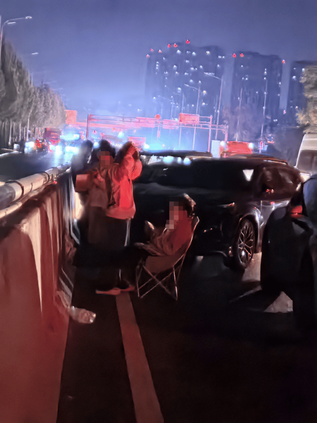 “夜骑开封”被叫停背后:网络推手煽起来的巨大流量,却成烫手山芋