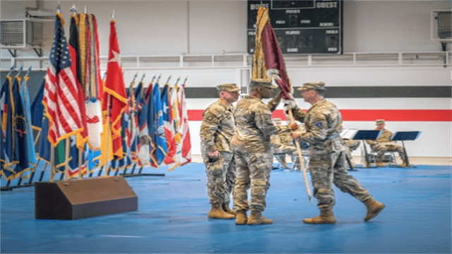 美国军队遍布全球，却有一国十几年都进不去，核武器航母全都有