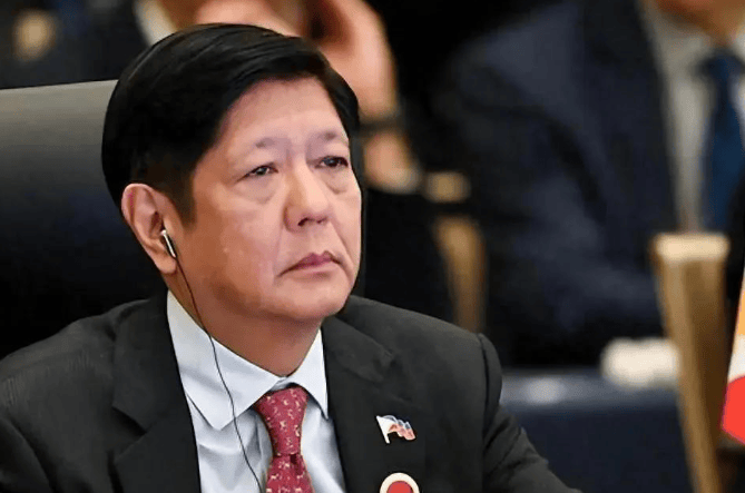 菲政坛一夜大变,杜特尔特家族等到翻盘机会?军方表态绝不插手