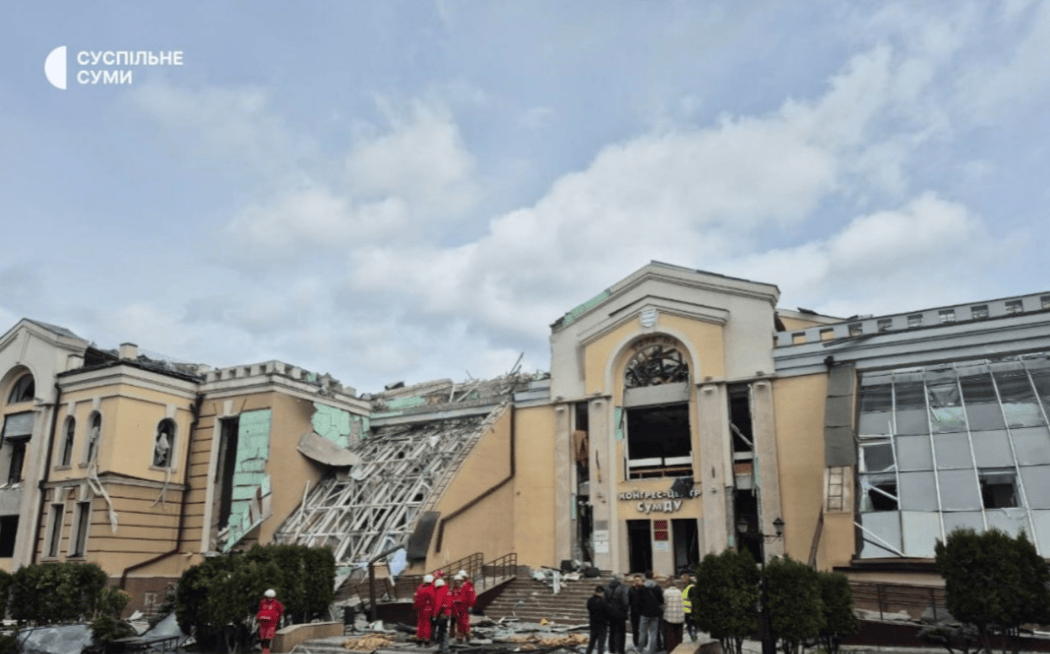 普京手段再升级!俄军导弹炸塌乌议会,乌军中将急于自保当场弃阵而逃引爆信任危机!