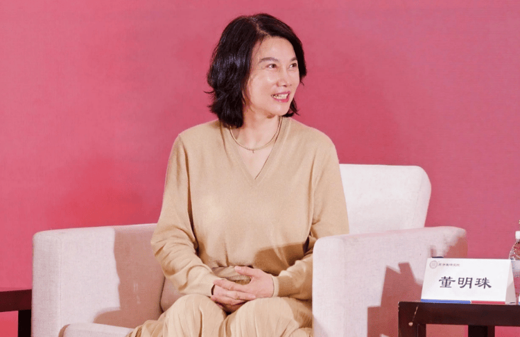 71岁董明珠连任格力董事,赞成票率达100%:将再干3年