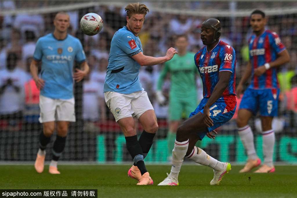 瓜帅掀桌!“再塞人我就走!”曼城阵容危机,丁丁今夏必走?英超要变天!