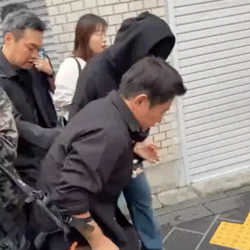 周杰伦近日状态曝光，背稍显佝偻，好友曝光曾患强直性脊柱炎