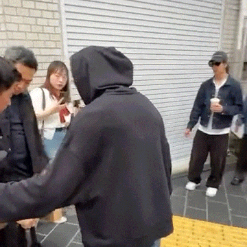 周杰伦近日状态曝光，背稍显佝偻，好友曝光曾患强直性脊柱炎