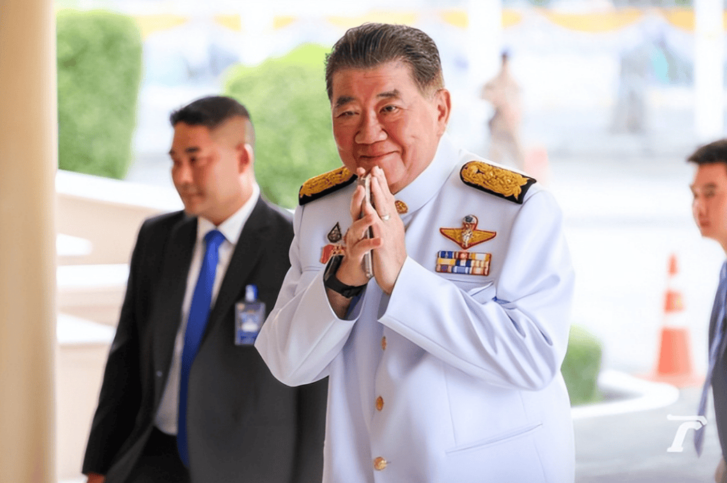 泰柬大打出手，47国收到通报，洪森别无选择，中方话说得恰到好处