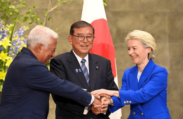 一觉醒来,冯德莱恩抵京,向我国释放重要信号,这下轮到特朗普急了