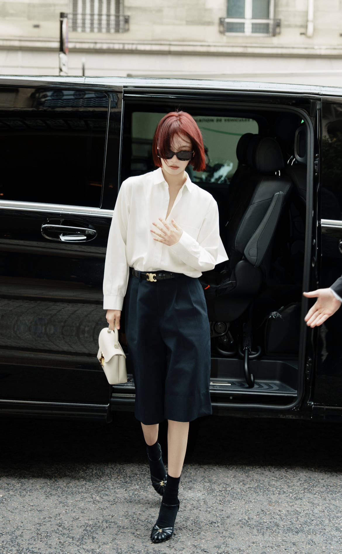 杨幂欧阳娜娜都爱穿的宽腿中裤,今夏火成这样啦?