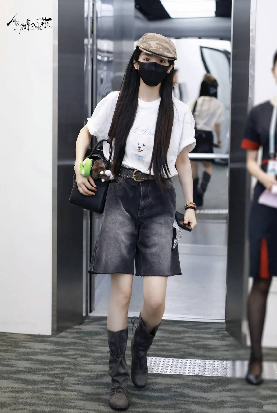 杨幂欧阳娜娜都爱穿的宽腿中裤,今夏火成这样啦?