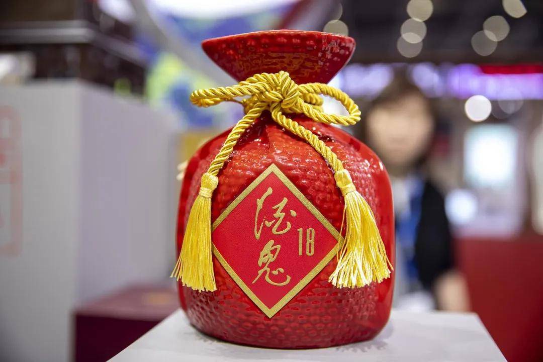 一瓶200元,黄牛涌入胖东来抢酒