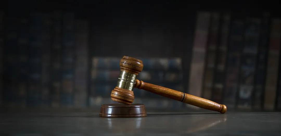 邻居发现对门无人居住,私占空房使用3年,被判赔3万