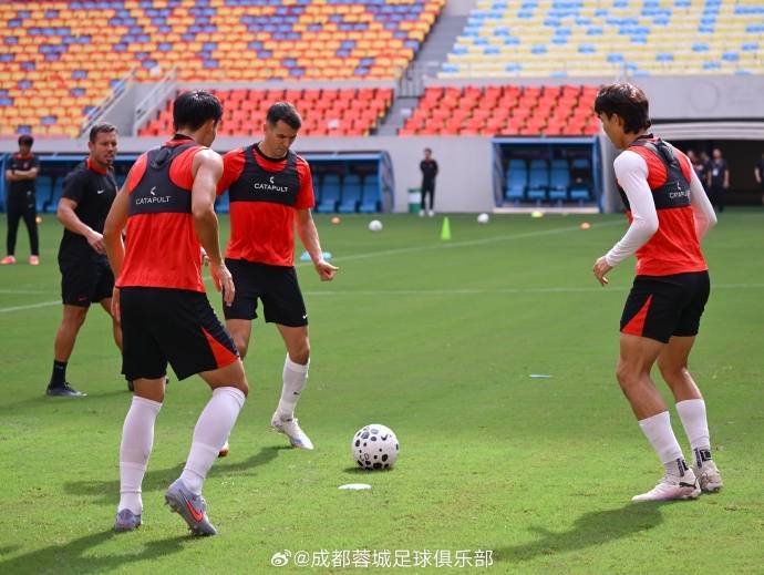 徐正源:明天是绝不能退缩的战役 全四川全成都球迷都期待这一刻