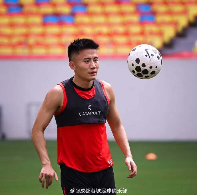 徐正源:明天是绝不能退缩的战役 全四川全成都球迷都期待这一刻