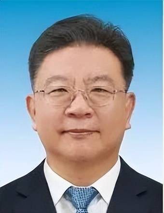 国务院最新任免！他已前往地方任职