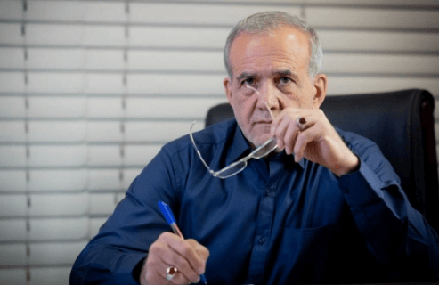 伊朗总统终于想起要访华，动身前试探中方态度，重提金砖国家合作