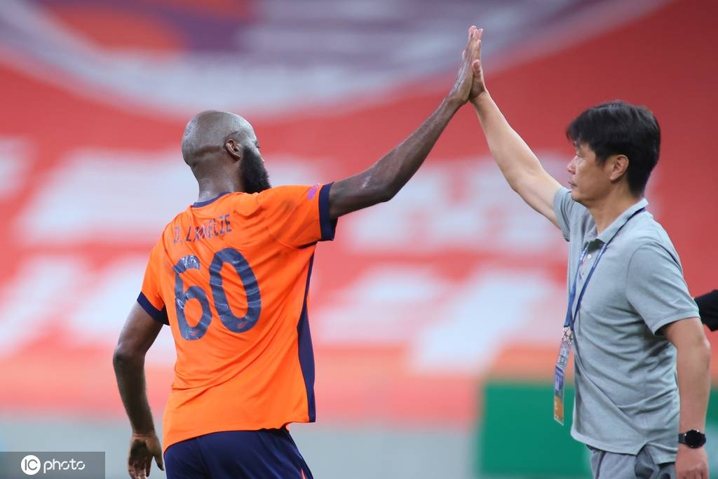 中超最佳阵容:海牛锋霸独造3球 恩戈姆传射助梅州12轮首胜