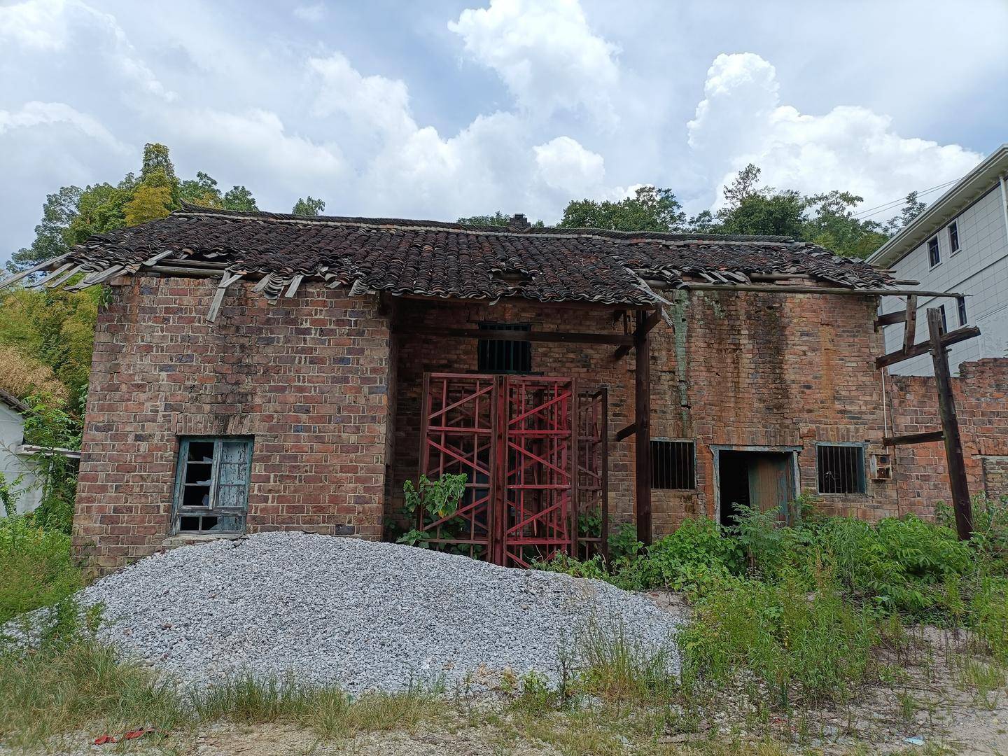 一个正厅一个副处,两名“蔡光辉”落马竟是亲兄弟,父亲称长子曾改名|红星调查