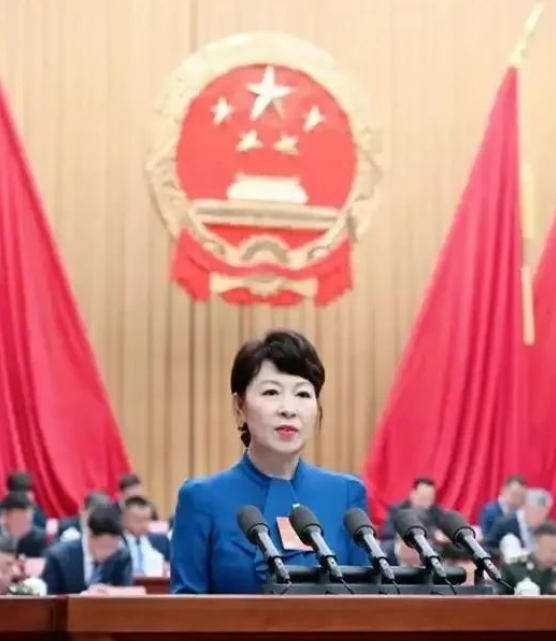 “换装主席”王莉霞的堕落:从光鲜人设到腐败深渊