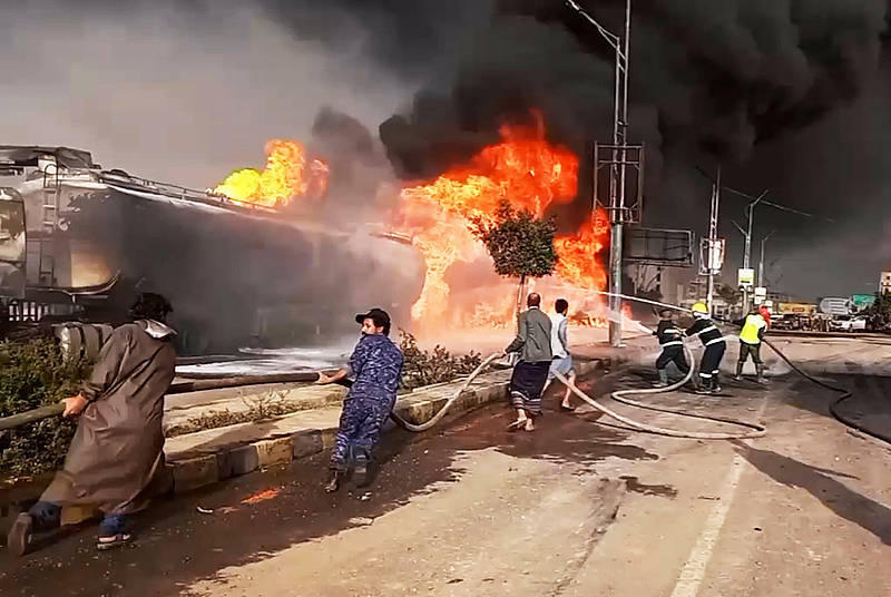 反击胡塞武装用集束弹袭击本土,以色列空袭也门首都