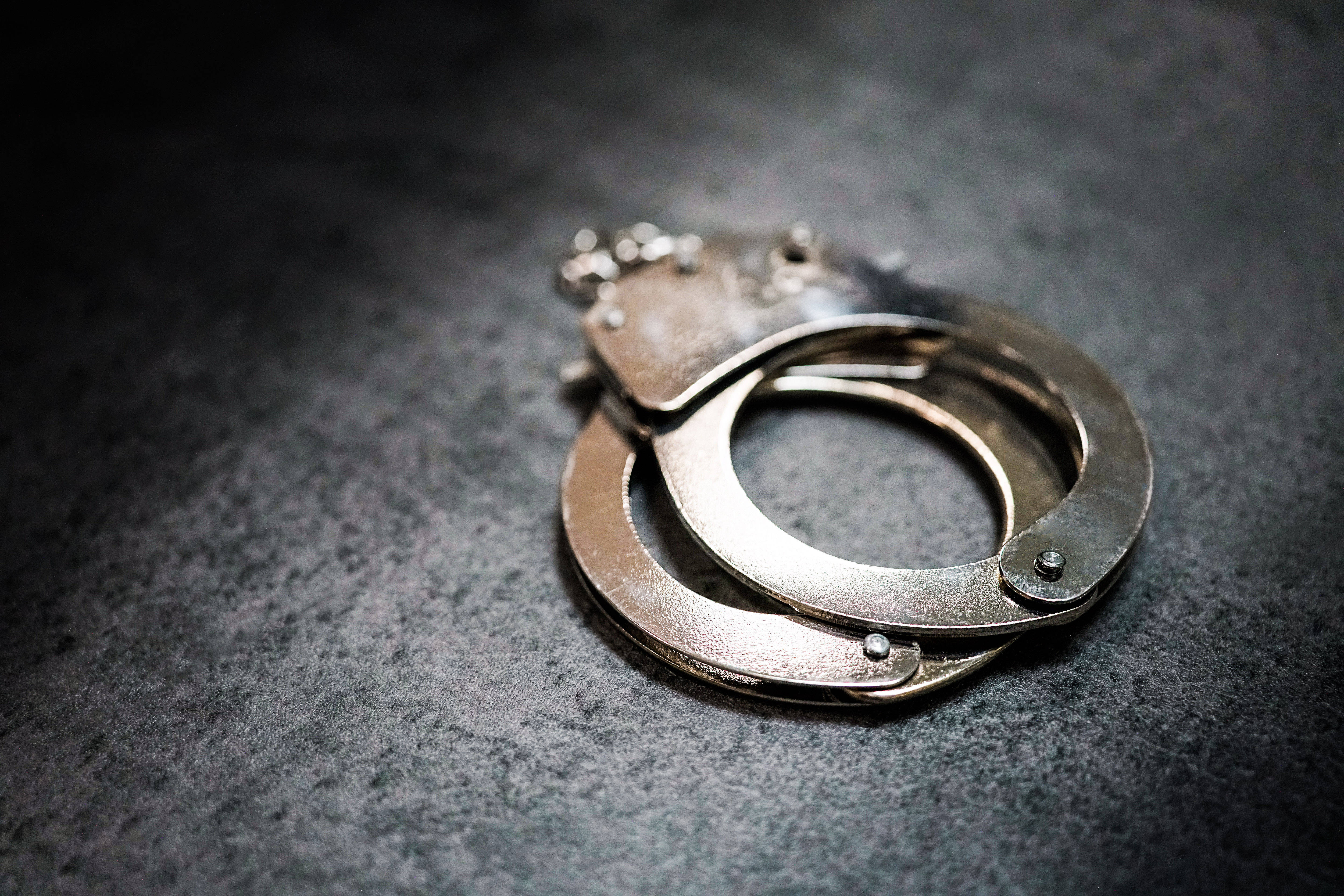 重大职务犯罪嫌疑人梁小菲被遣返回国,曾任广西莱德投资实控人