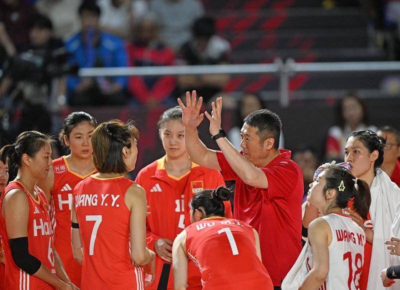 中国女排主帅赵勇:1/8决赛对阵法国队立足于自身发挥