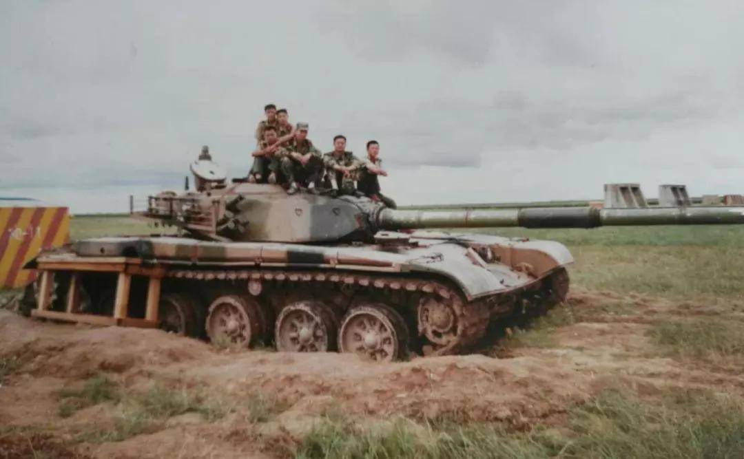 最近突然爆火采访!吴京:坦克没有后视镜的——为啥会被网友喷?