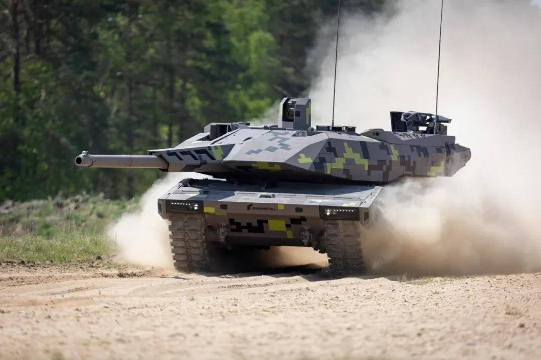 最近突然爆火采访!吴京:坦克没有后视镜的——为啥会被网友喷?