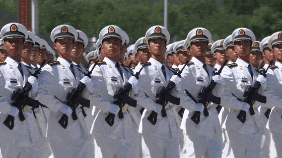 纪念大会即将开始!受阅部队已在长安街列阵,准备就绪