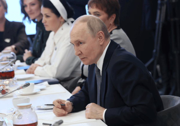 普京再也忍不了了,“一条大鱼”浮出水面,俄军中将被抄家,财产全部充公,不再“罪不及家人”