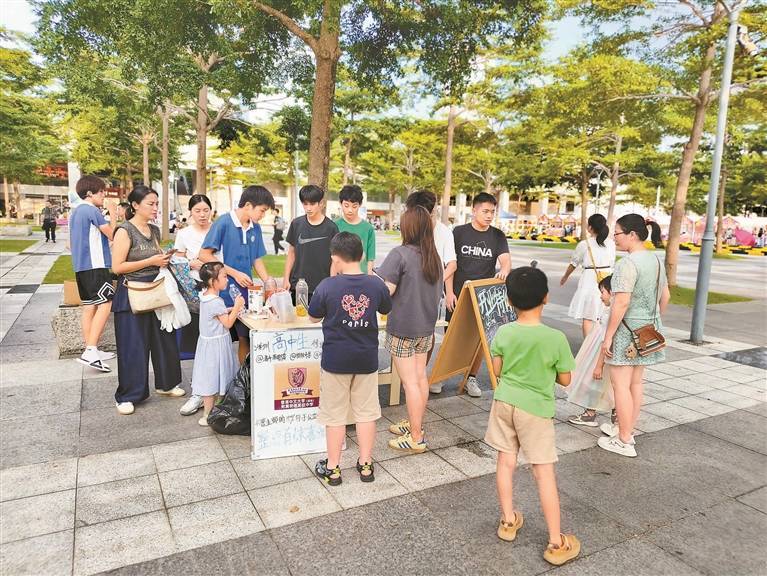 20天亏两千,他们却说赚到了 8名高中生摆摊创业收获比金钱更珍贵的人生财富