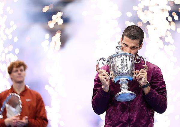 美网|3比1战胜辛纳夺第六座大满贯,阿尔卡拉斯重登世界第一