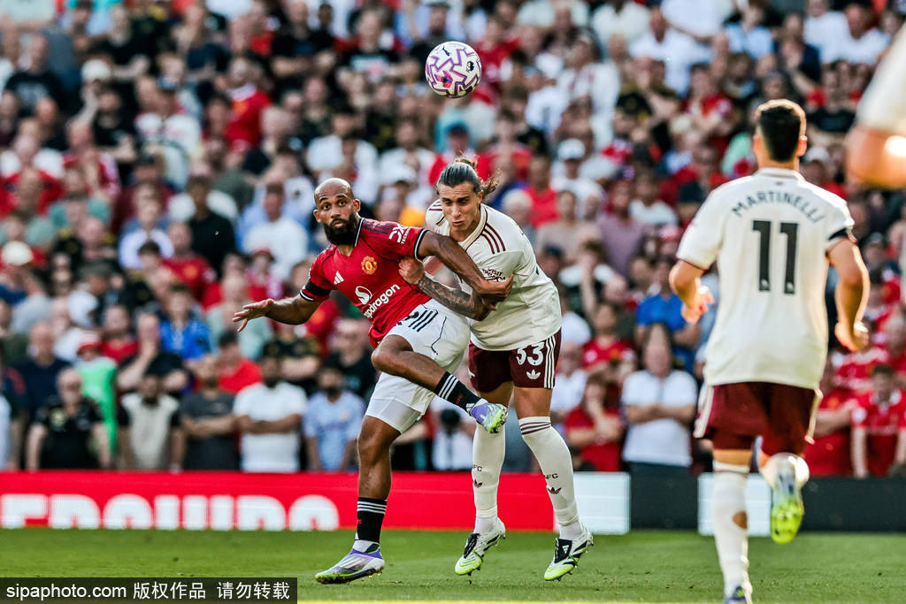 齐尔克泽门将客串惊艳！扑出B费射门却遭反击，嘴硬背后的故事引发热议