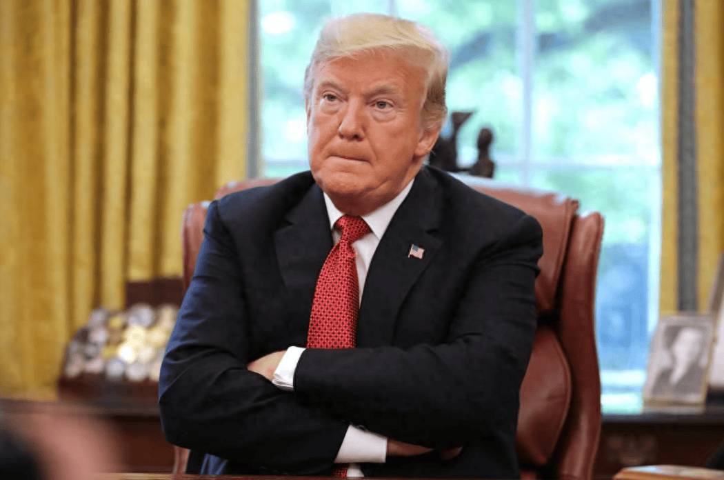 中方或收到一笔巨款？特朗普之前吞进去的万亿关税，可能都得还回来