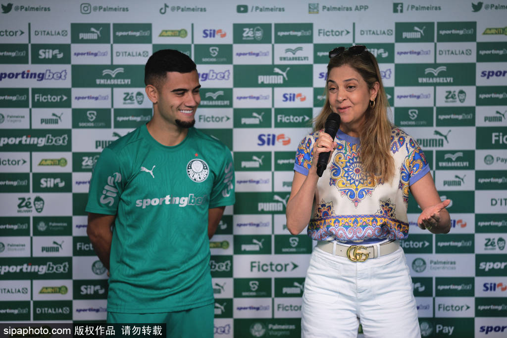 阿莫林承认责任：曼联0-3不敌曼城，失利的背后是教练的反思与球队的重建