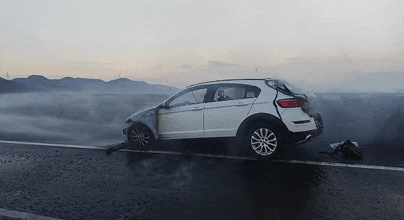 宁波绕城高速一轿车起火,现场伴有爆炸声,最新情况