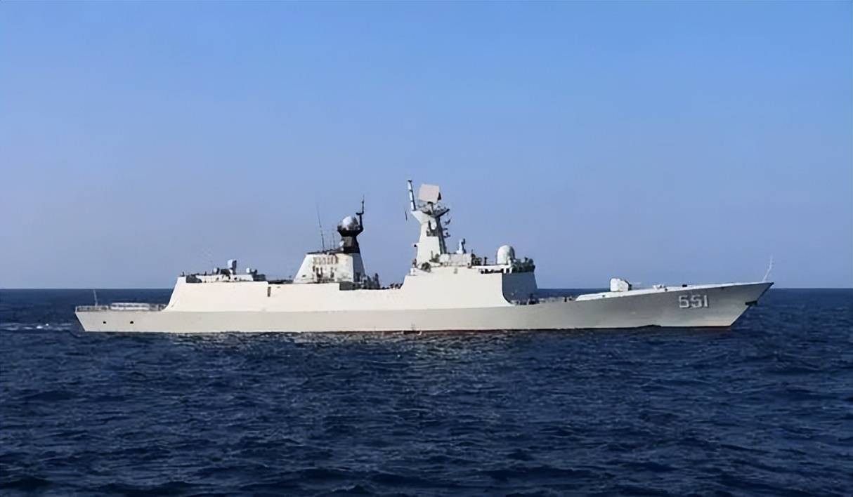 美日菲南海军演,菲舰喊话中国战舰撤退,解放军双语硬刚:我是主权舰,你管不着!