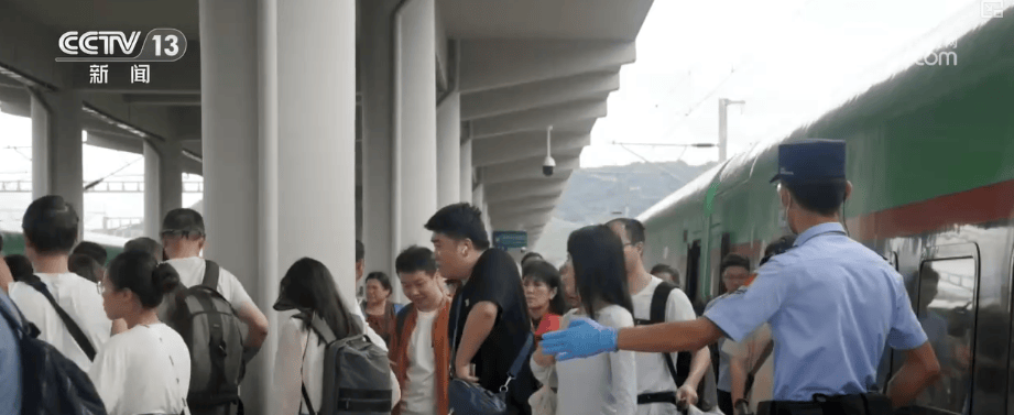 “人畅其行、货畅其流”创新高!前8个月铁路运输“成绩单”出炉