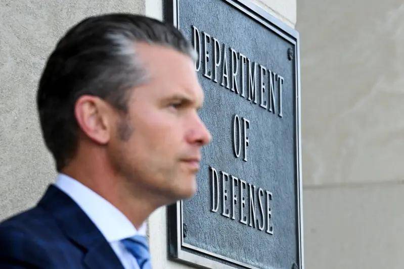 美国战争部长回应九三阅兵： “我们要求通话！”