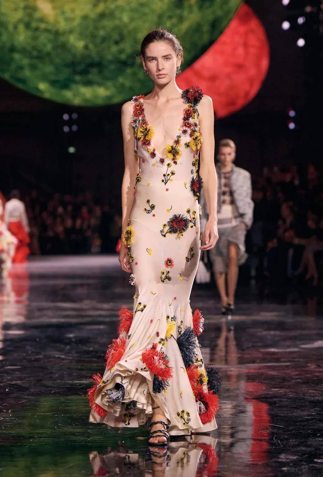 周迅、窦靖童、刘雯、井柏然同框围观香奈儿的新秘密