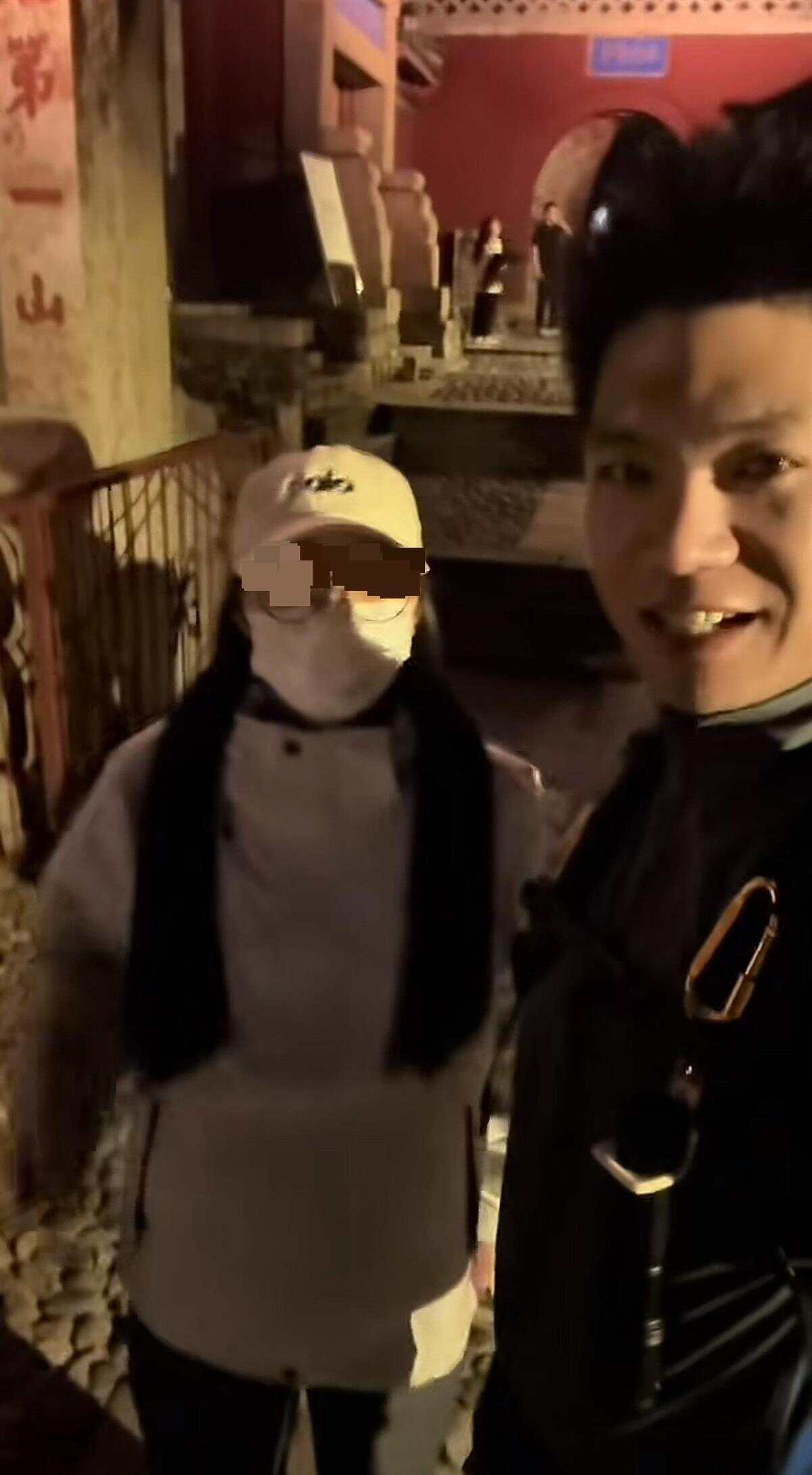 泰山陪爬者晒长假业绩:80人接200单 年入30万是噱头