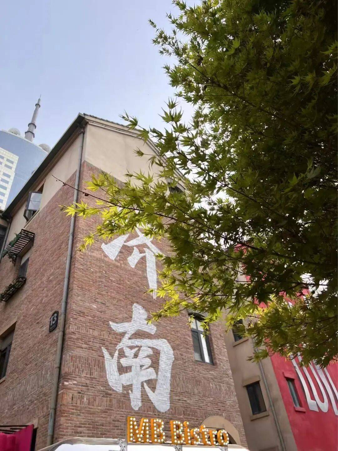 这一届年轻人,只租不买了